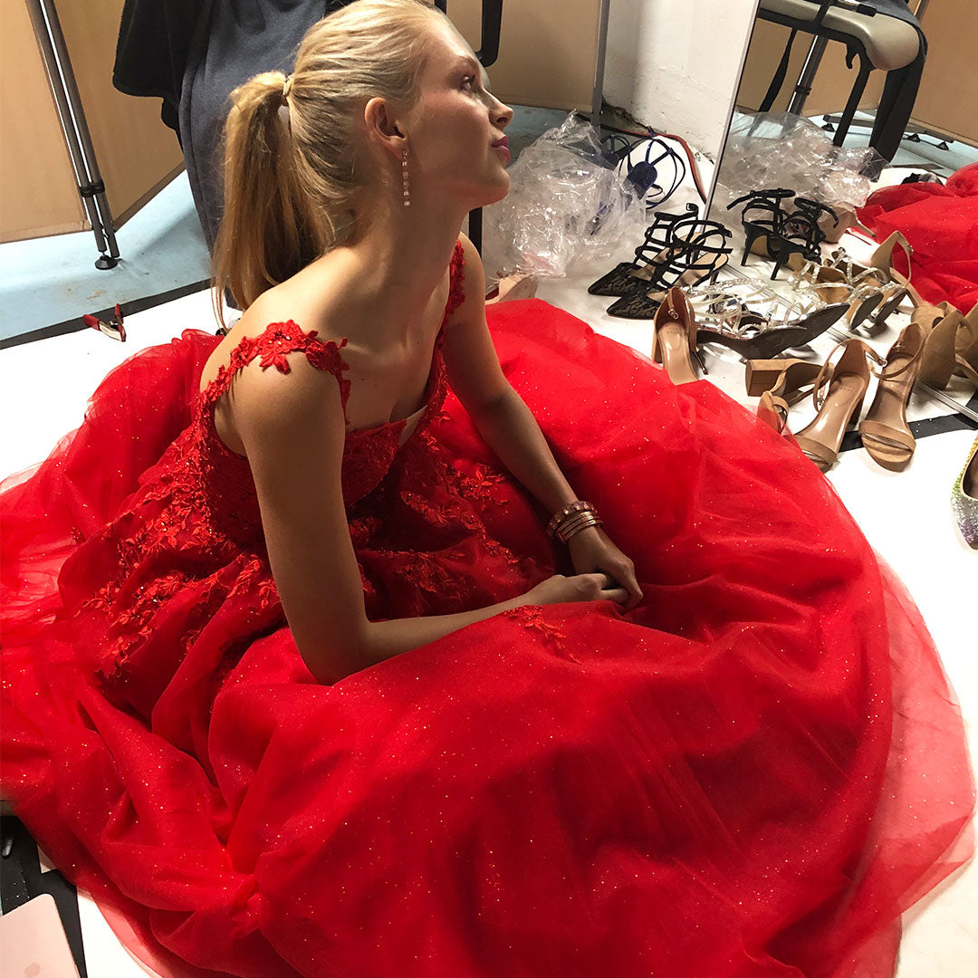 Øl Serena luft Turn Heads in Any of These Brilliant Red Prom Dresses – Camille La Vie