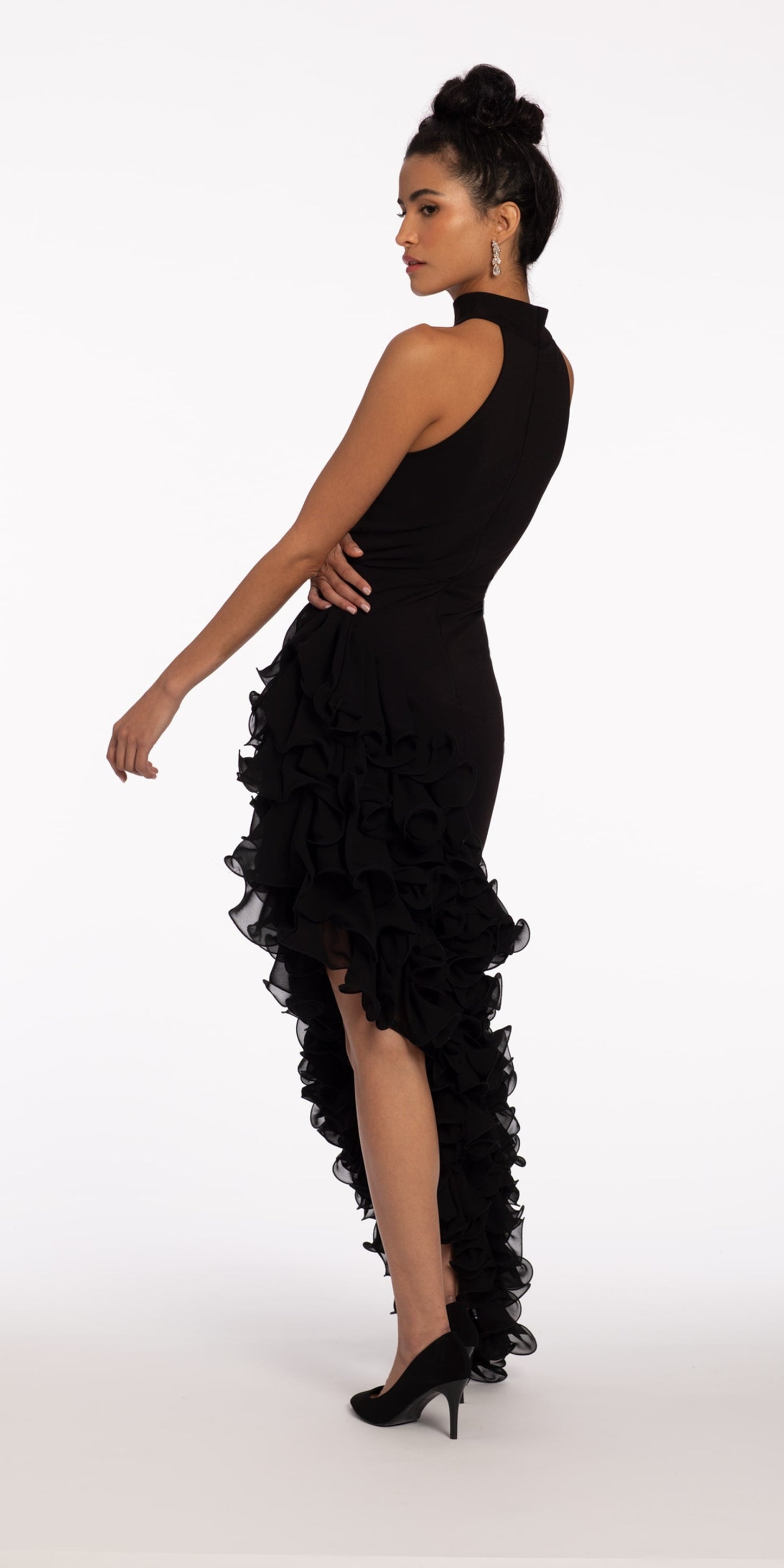 black Size 2 missy Camille La Vie Mock Neck Crepe Asymmetrical Hem Dress with Chiffon Ruffles