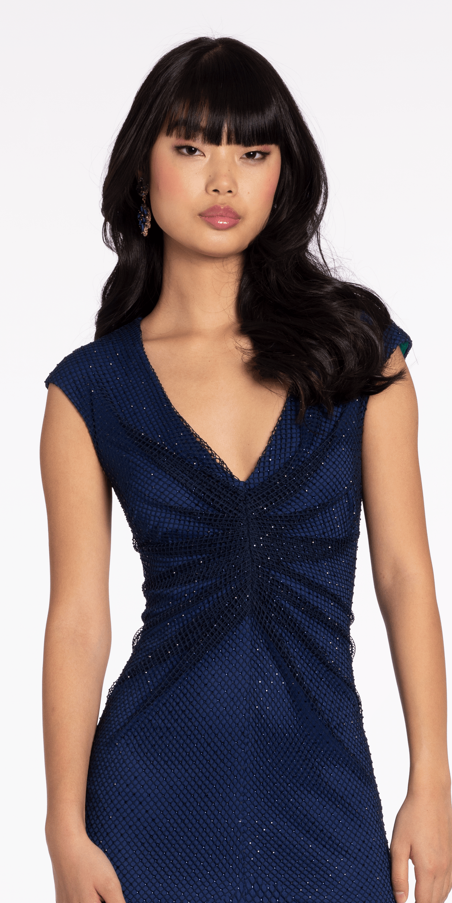 Camille La Vie /Fishnet Cap Sleeve V Neck Column Dress with Front Slit Front /missy/ size/ 2 /navy/close up alt