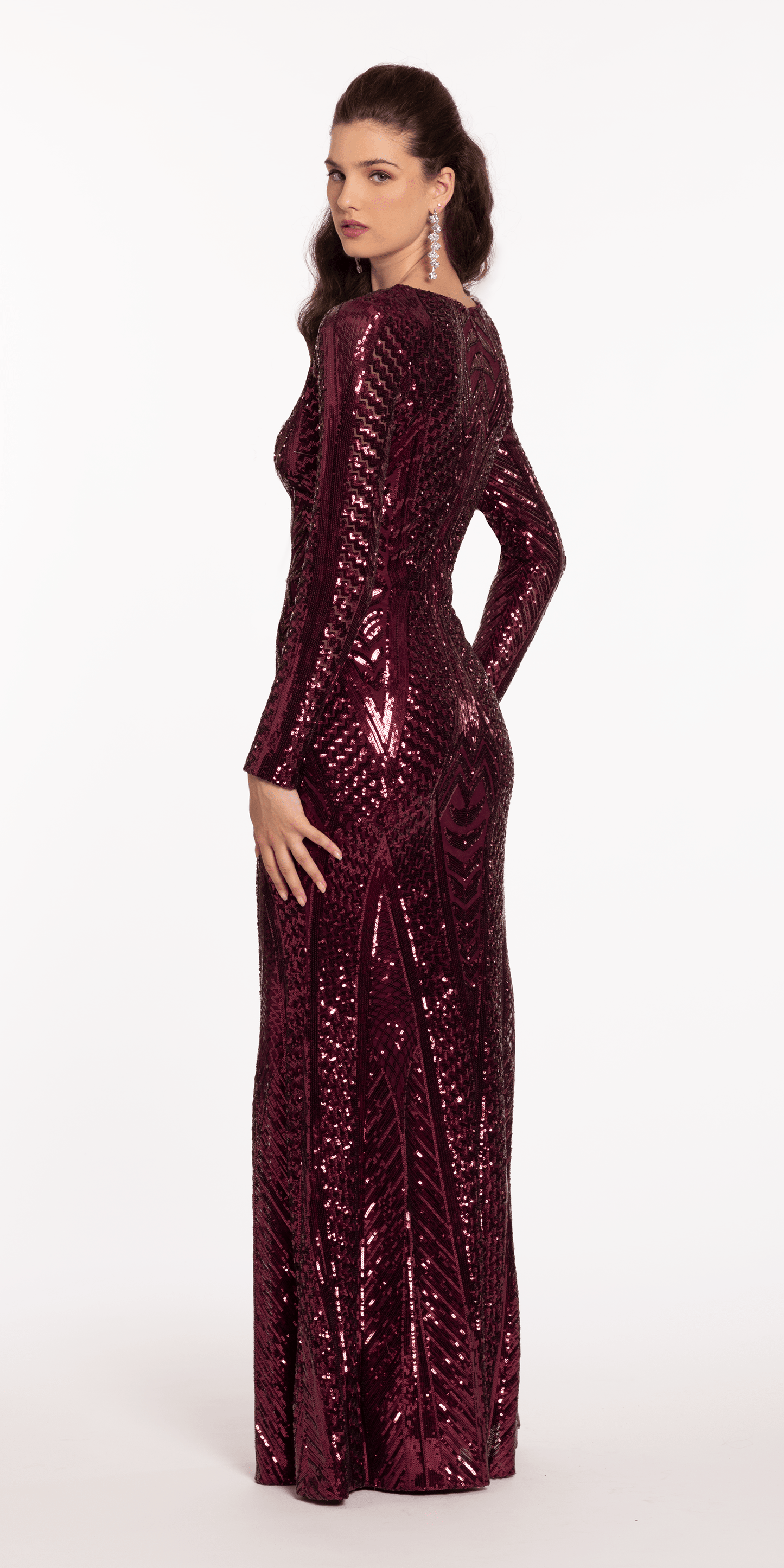 Camille La Vie /Long Sleeve V Neck Sequin Column Dress /missy /size/ 4 /berry /back alt