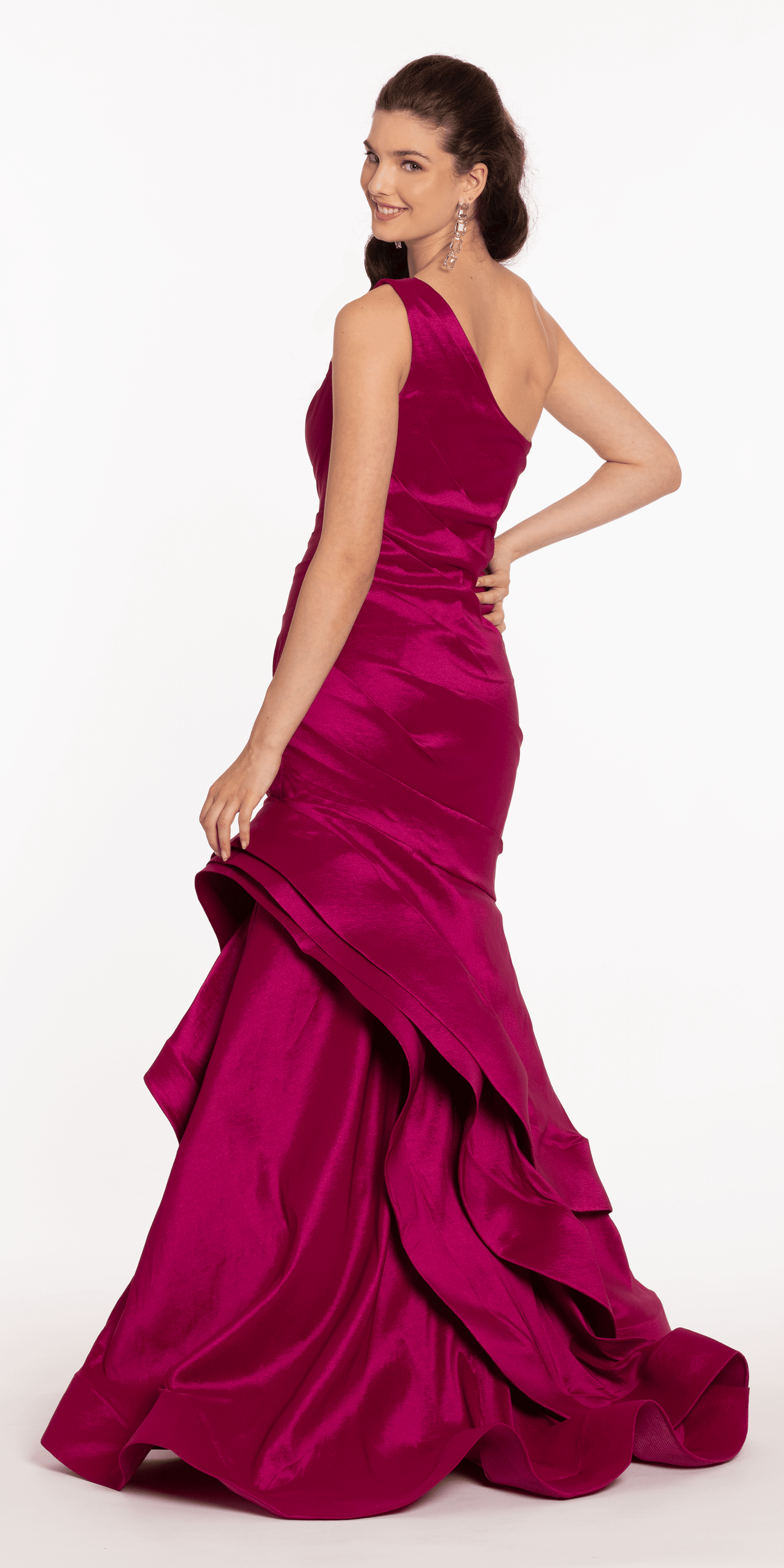 magenta Size 4 missy Camille La Vie One Shoulder Taffeta Tiered Hem Mermaid Dress