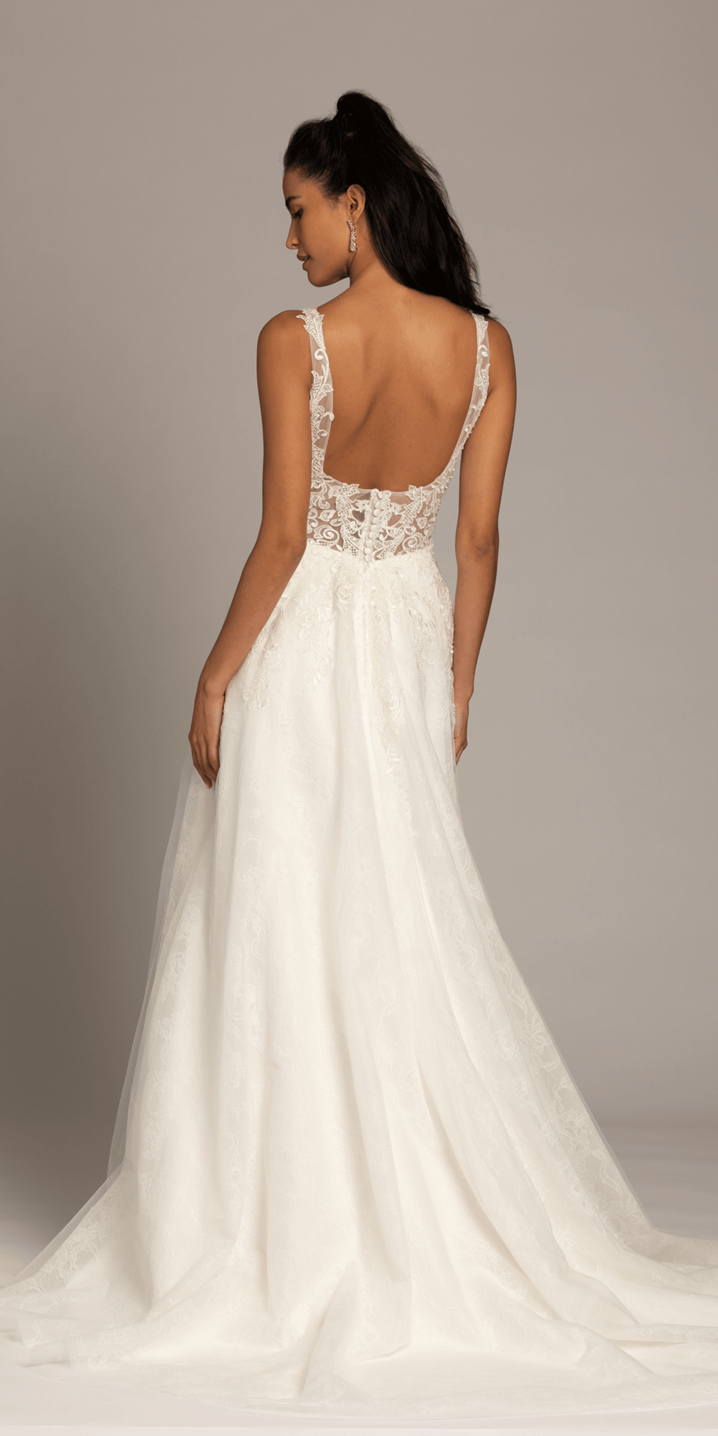 ivory Size 4 missy Camille La Vie Plunging Lace Tulle Ballgown Dress with Train