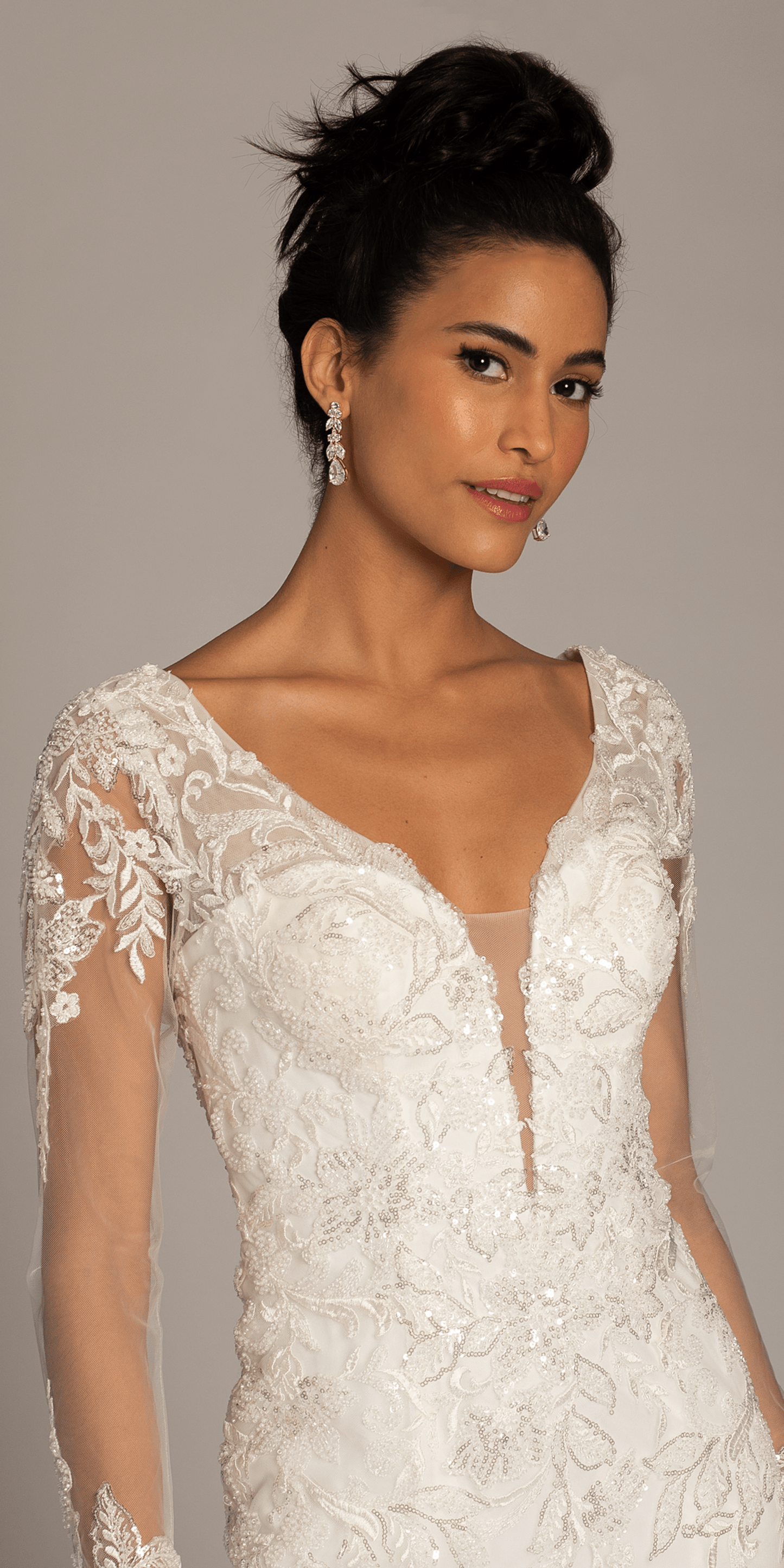 ivory Size 6 missy Camille La Vie Floral Embroidered Plunging Long Sleeve Tulle Trumpet Dress