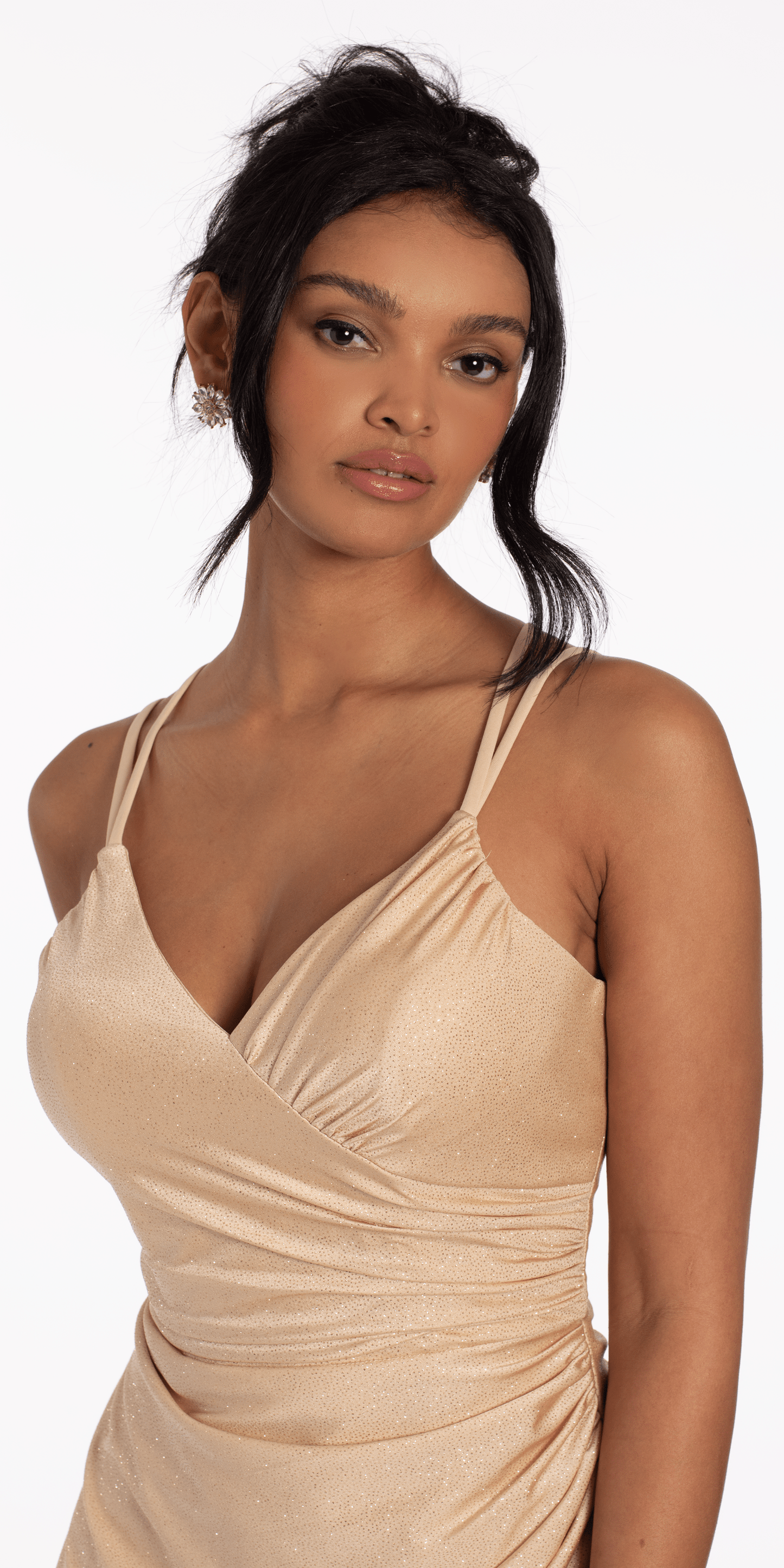 Camille La Vie /Strappy Back Glitter Bodycon Dress with Ruching/ missy / Size 00 / champagne/close up