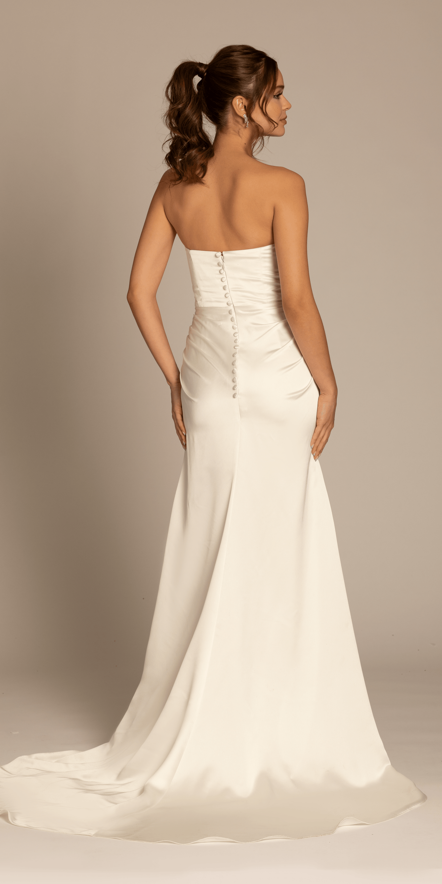 ivory Size 0 missy Camille La Vie Satin Mock Wrap Pleated Column Dress with Chapel Train