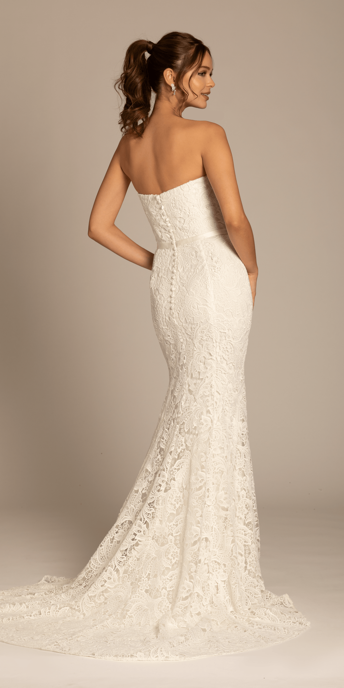 ivory Size 2 missy Camille La Vie Strapless Sweetheart Lace Trumpet Dress with Cris Cross Bodice