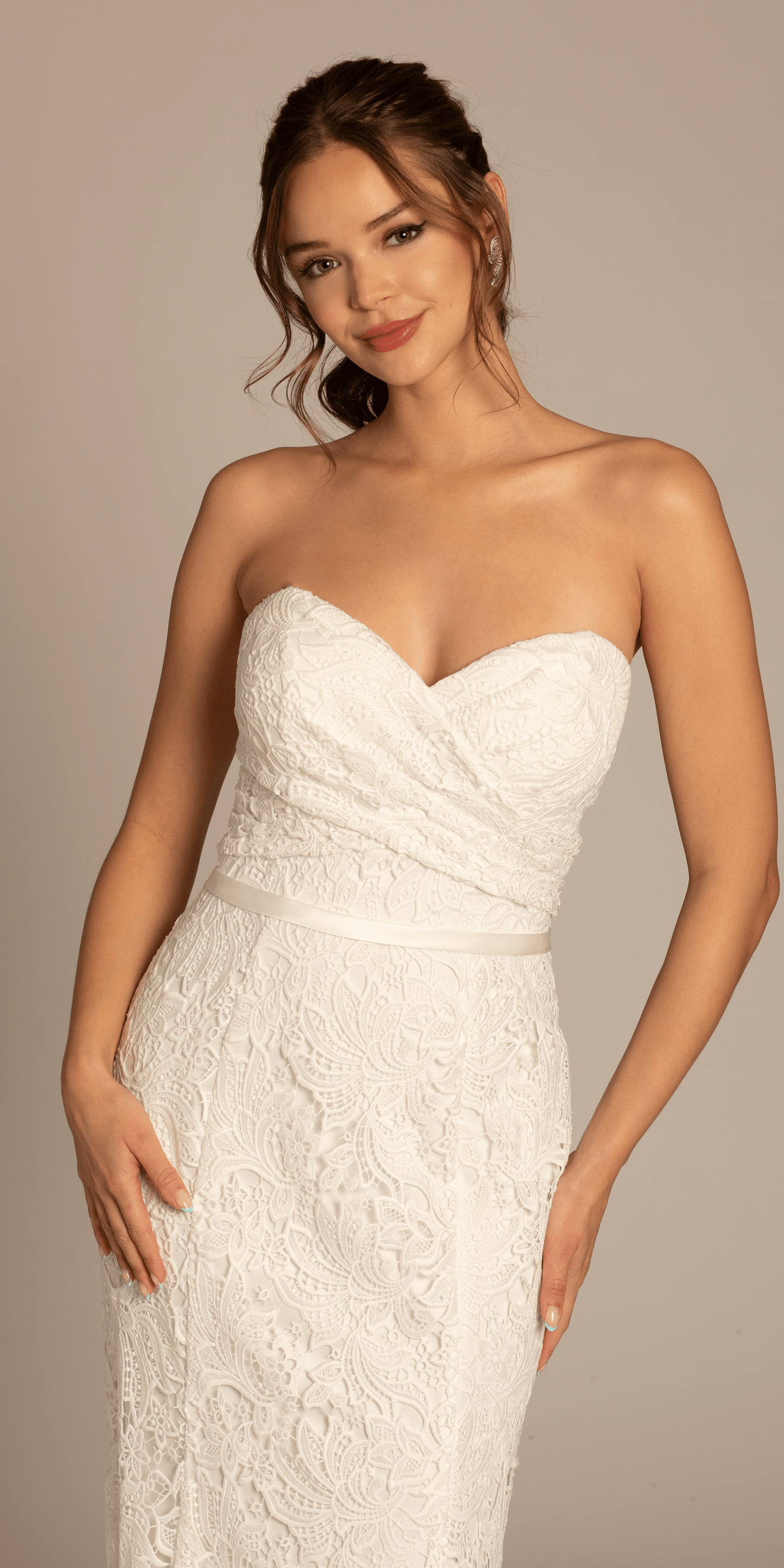 ivory Size 2 missy Camille La Vie Strapless Sweetheart Lace Trumpet Dress with Cris Cross Bodice