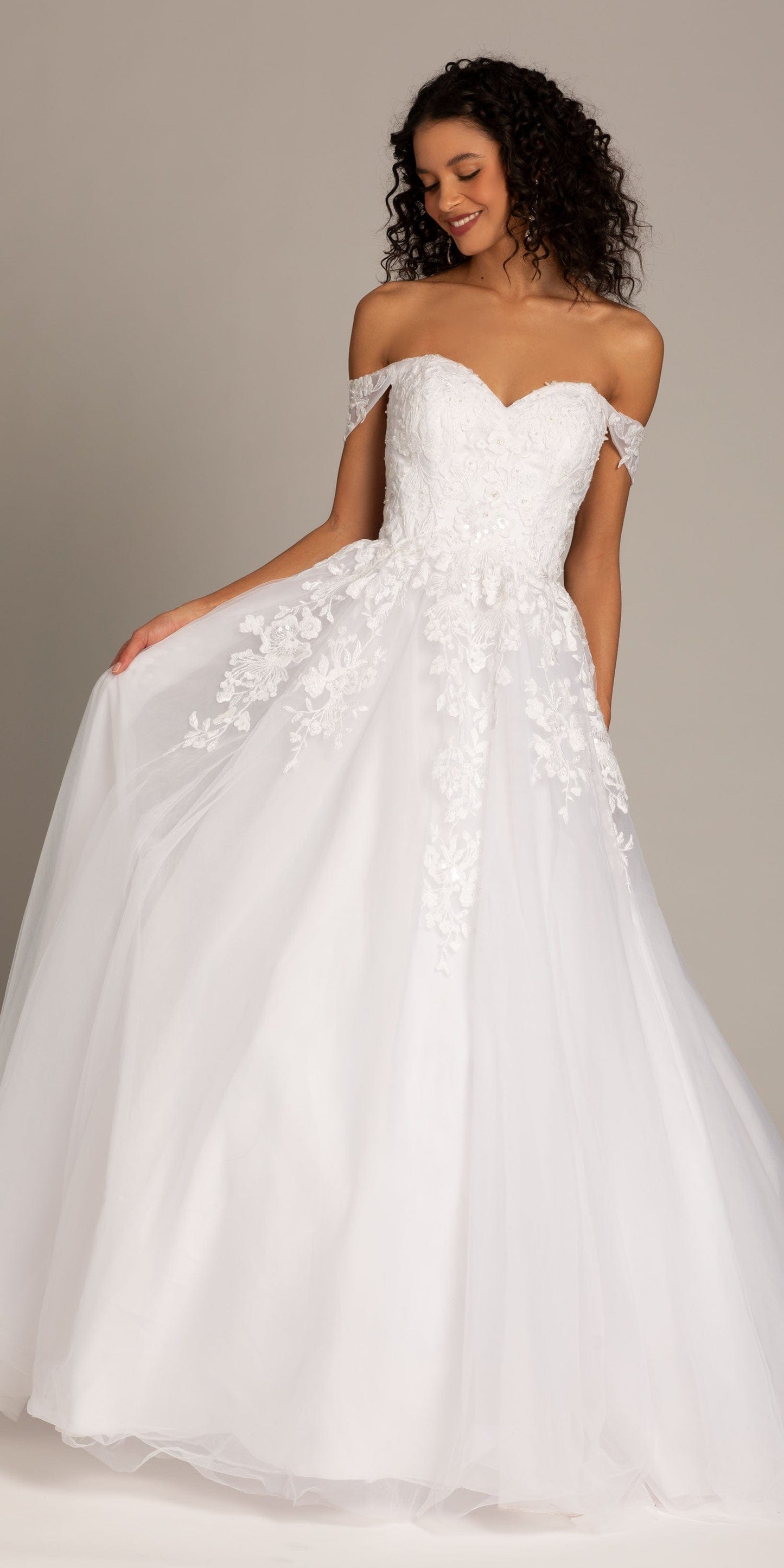 ivory Size 0 missy Camille La Vie Embroidered Off the Shoulder Tulle Ballgown with Floral Detail