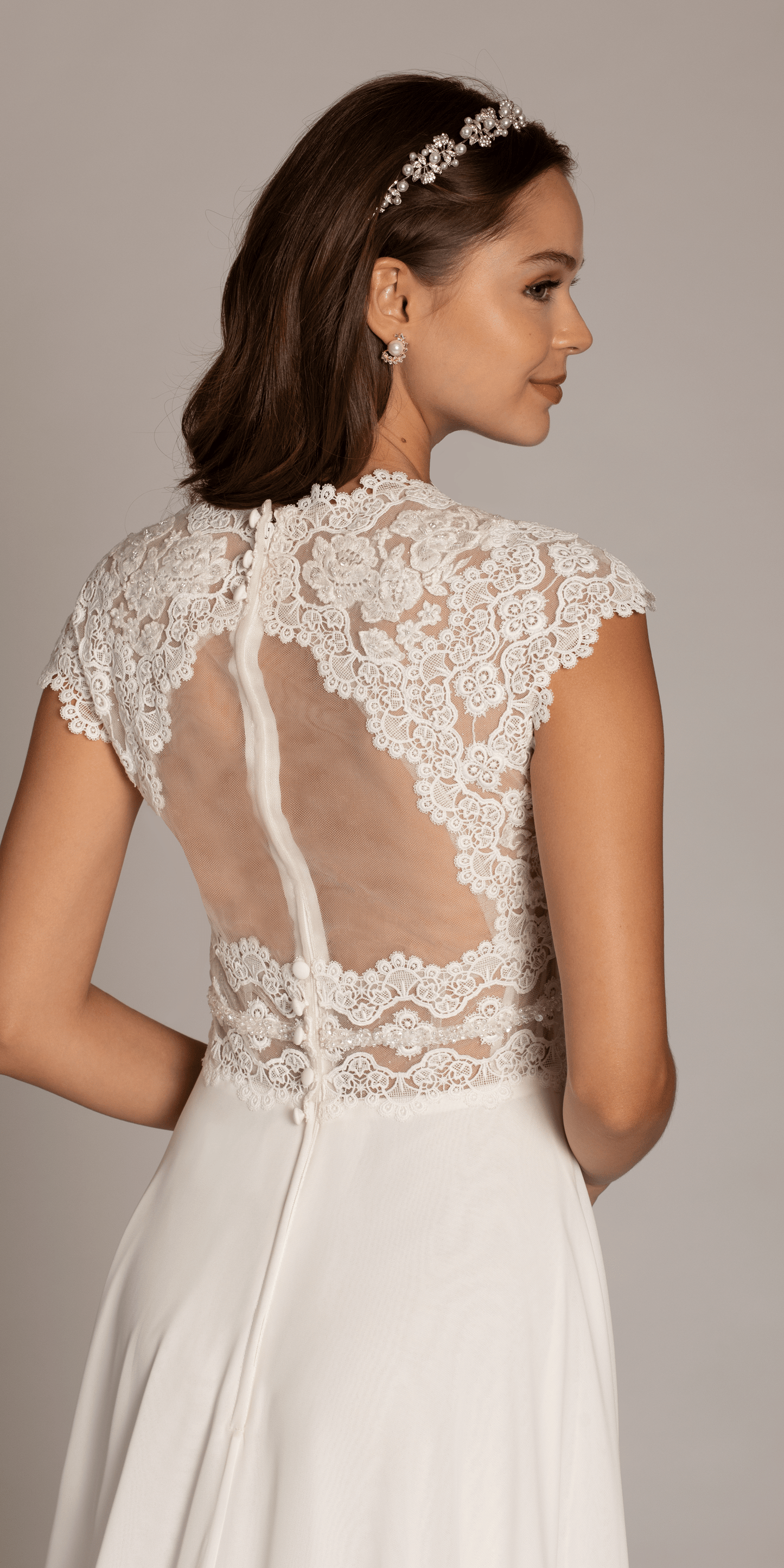 Camille La Vie/ Cap Sleeve Crocheted Illusion Back Chiffon A Line Dress/Ivory/Missy/Size 6/Back Close Up
