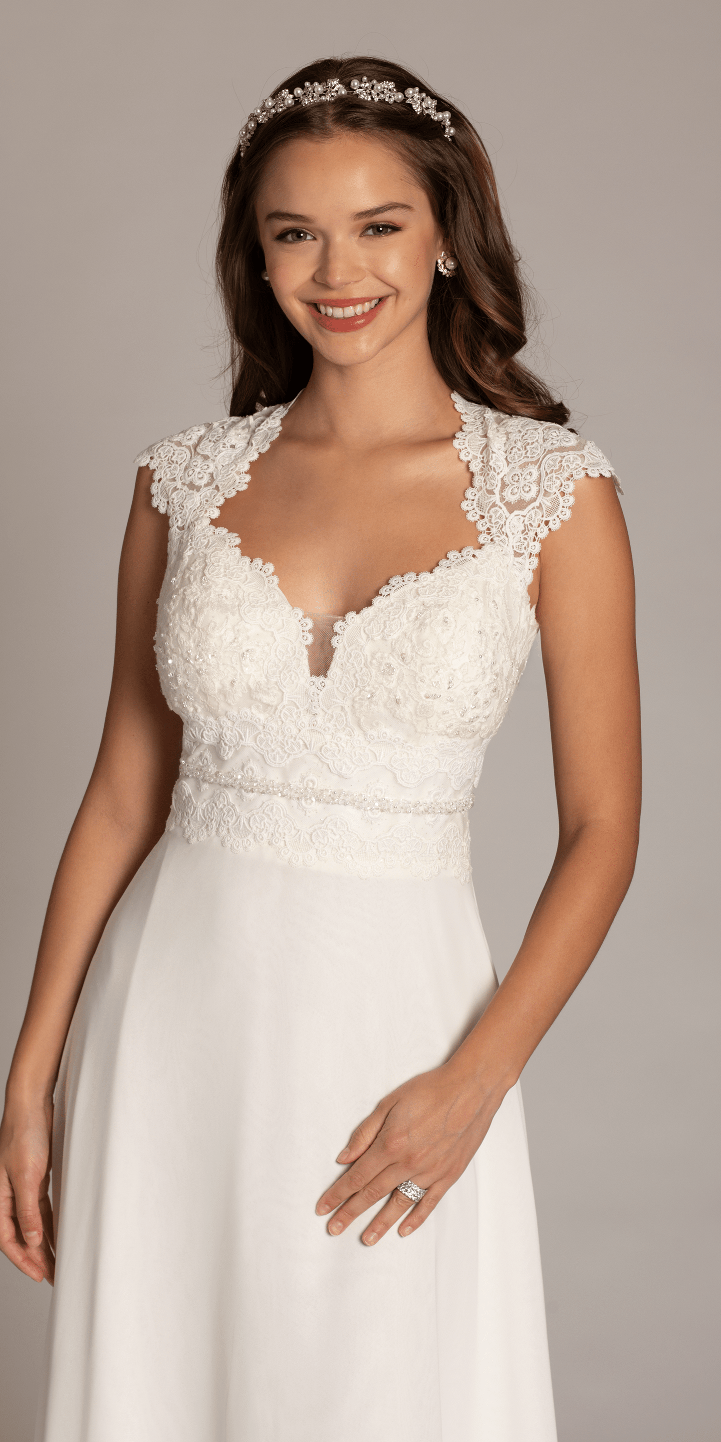 Camille La Vie/ Cap Sleeve Crocheted Illusion Back Chiffon A Line Dress/ missy / Size 6 / ivory/close up
