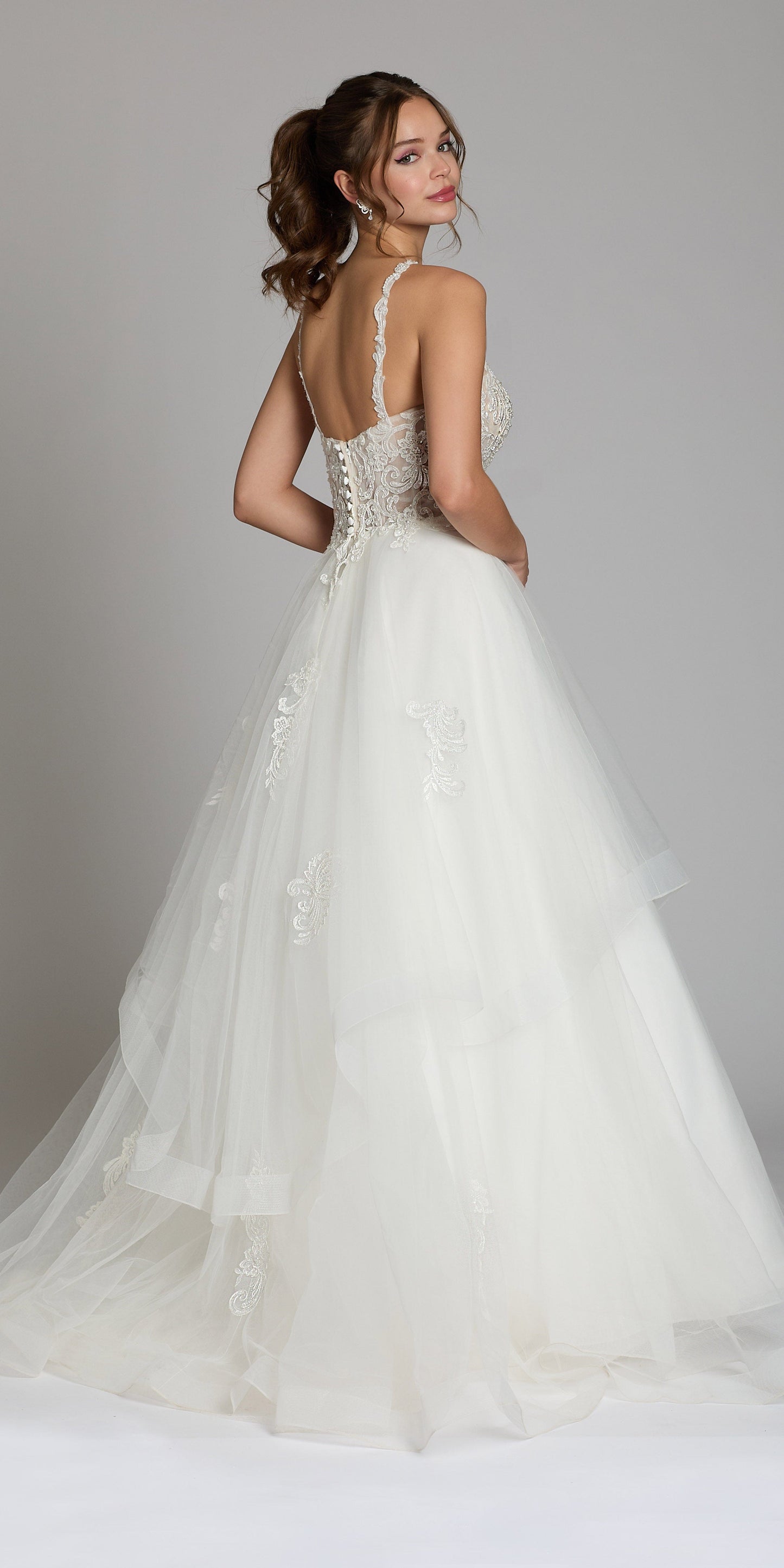 ivory Size 0 missy Camille La Vie Beaded Lace Applique Cleo Neck Tulle Tiered Ballgown