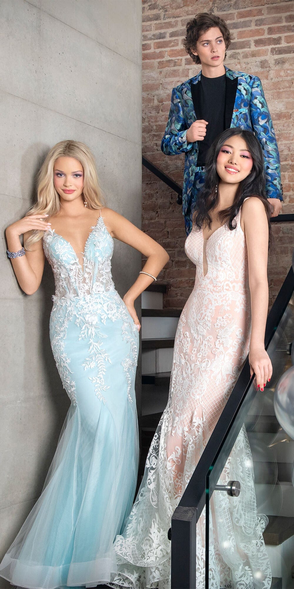 Ivory-Peach/Size 4/Missy/Camille La Vie/ Plunging Glitter Basketweave Mermaid Dress/Lifestyle
