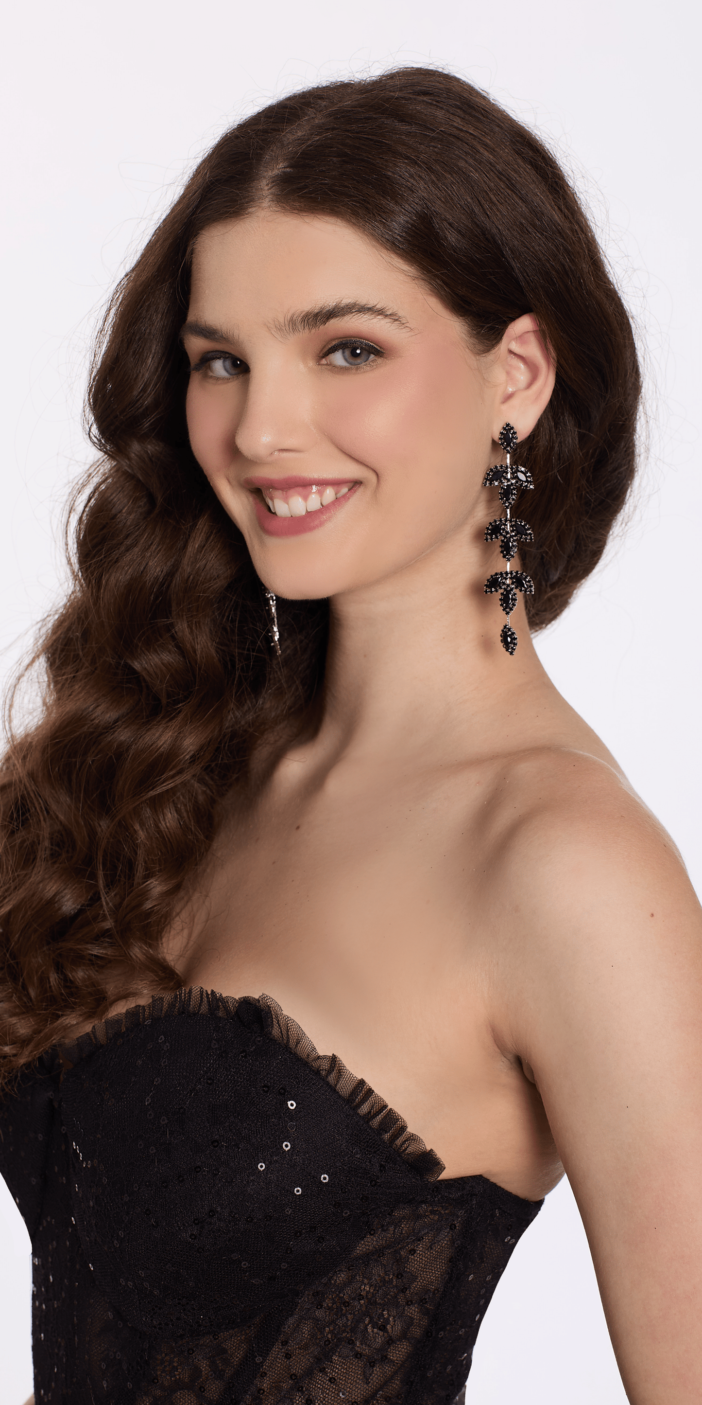 Camille La Vie/ Triple Leaf Linear Drop Earrings/ OS / silver/ model