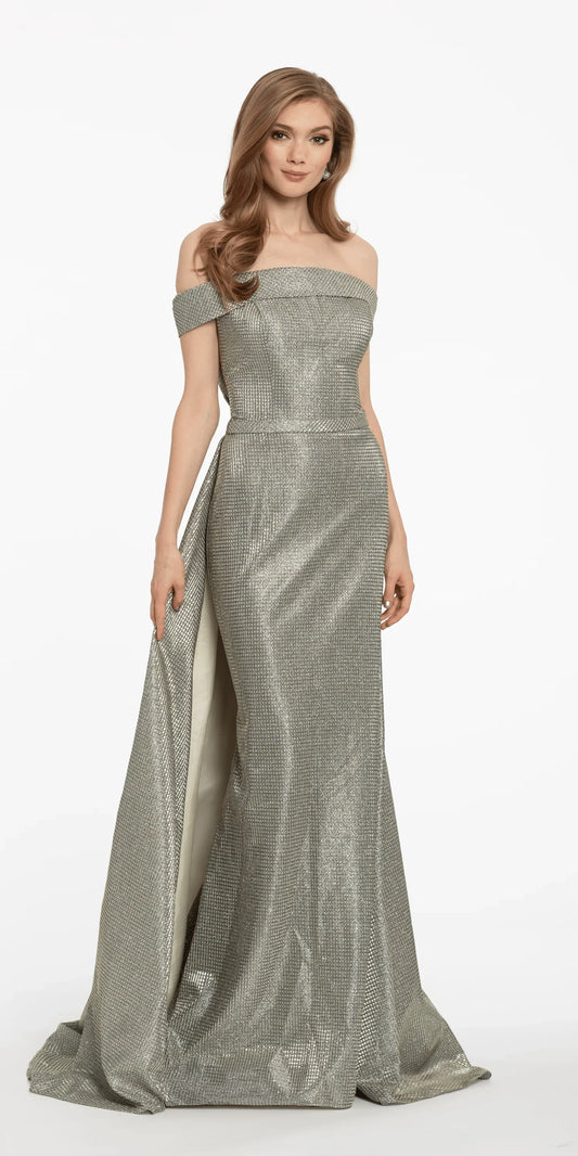 steal the show metallic dress Gold, bold & stealing the show  @armandmehidri's SHEIN X metallic mini is  here to turn headsand leave jaws on the floor. #SHEINX #SHEINXDesigner  #SHEINXCollabs #SHEINXArmand