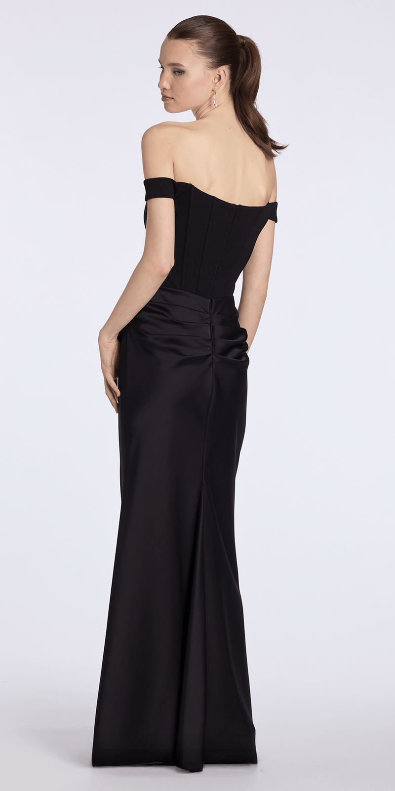 black/size/4/missy/Camille La Vie/ Crepe Off the Shoulder Corset Satin Column Dress/bacl