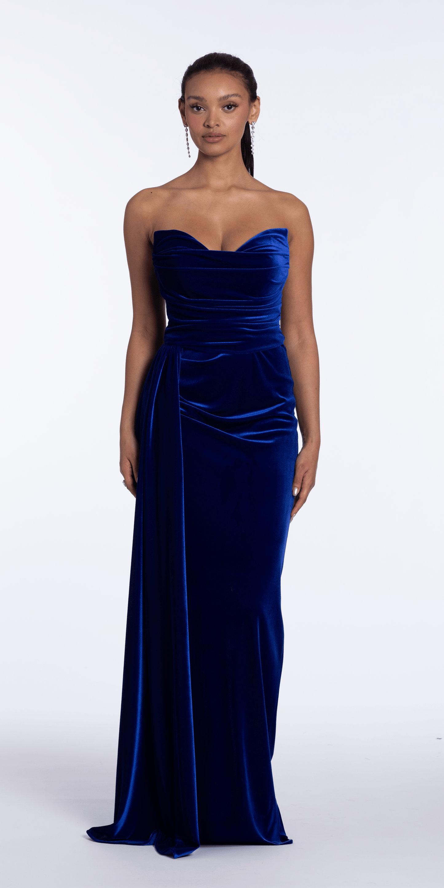sapphire/size/6/missy/Camille La Vie/Strapless Velvet Column Dress with Ruching and Side Cascade/front alt