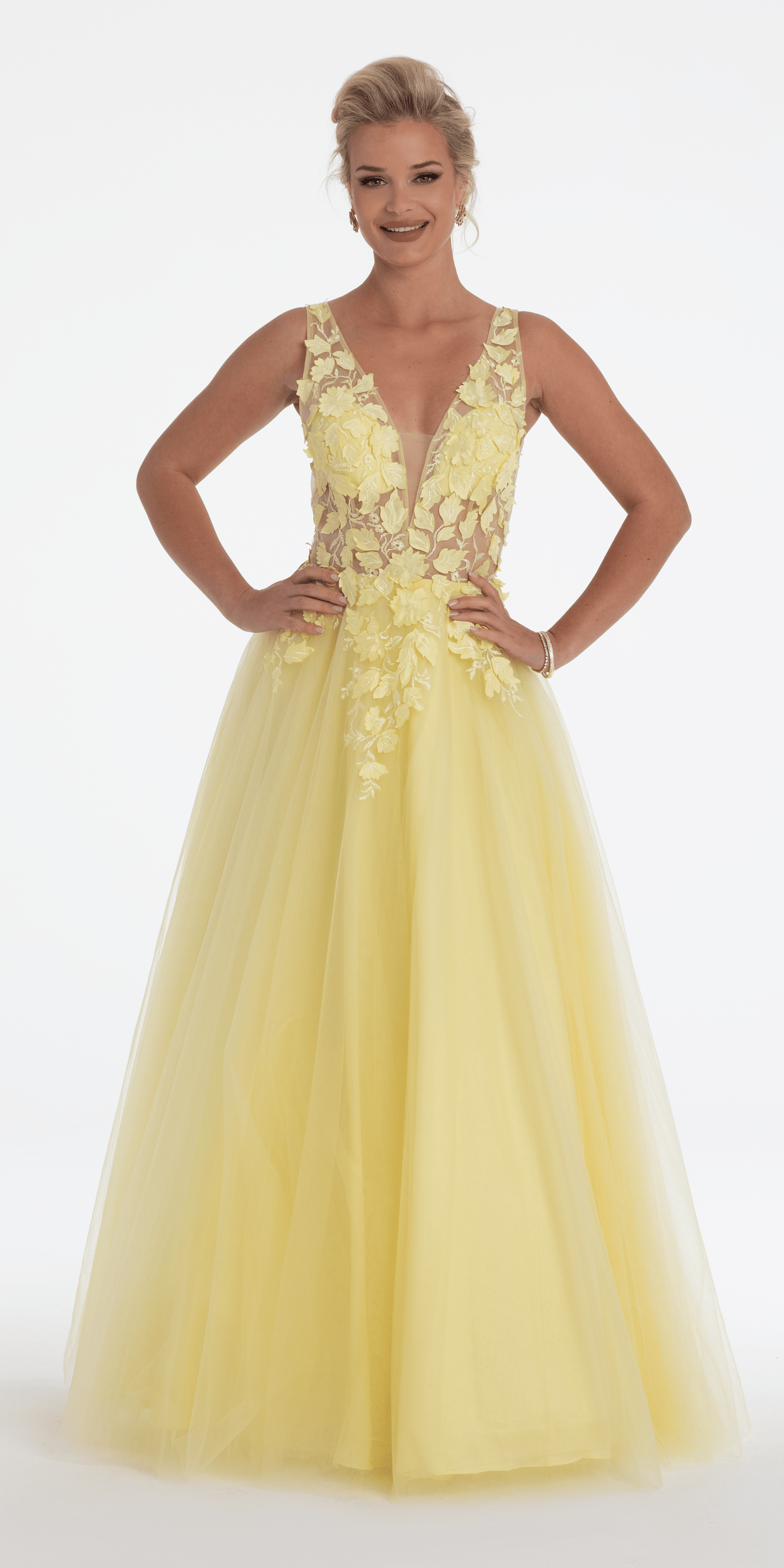 Camille La Vie /Deep V Back 3 D Floral Tulle Ballgown /missy/ size/ 0 / yellow /front alt