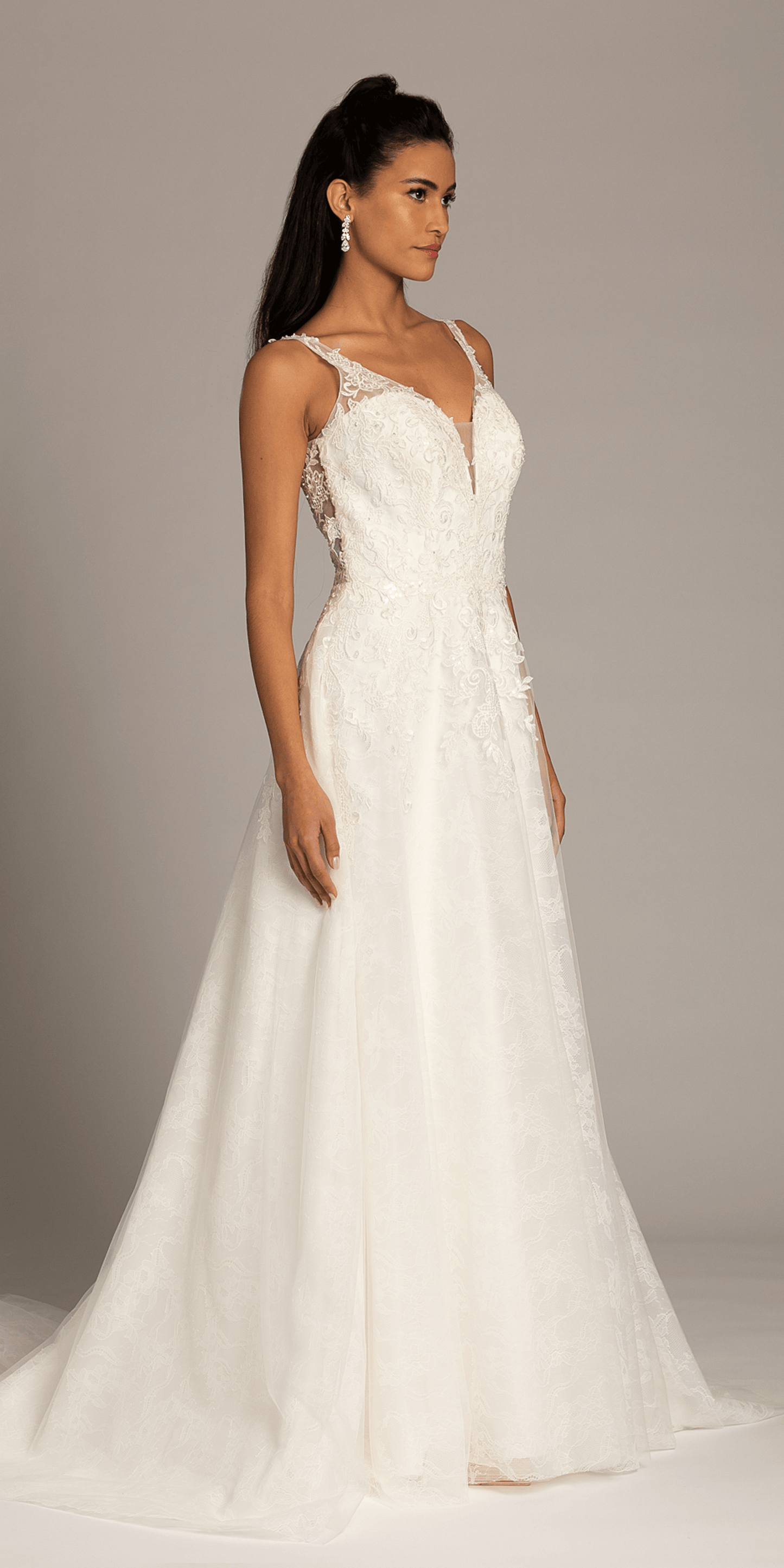Camille La Vie Plunging Lace Tulle Ballgown Dress with Train missy / 2 / ivory